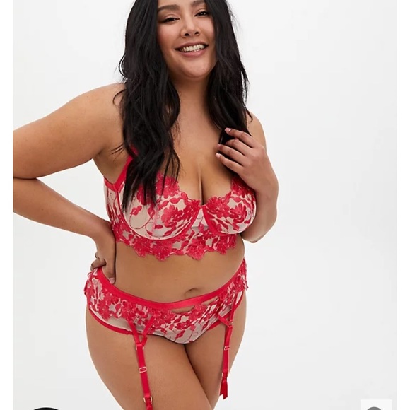 torrid Other - Torrid Bra & Garter Belt Raspberry Pink Set